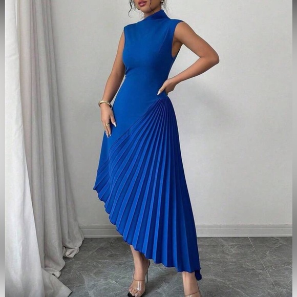 Luxe asymmetrical pleated collar sheath dress - Picture 3 of 6